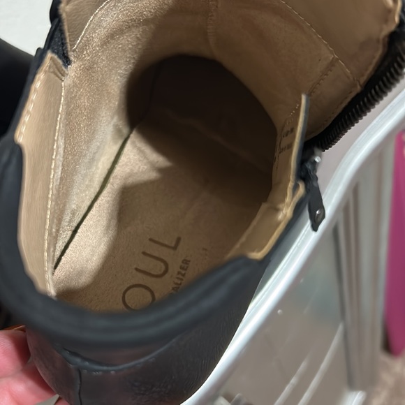 Boots - Picture 3 of 3